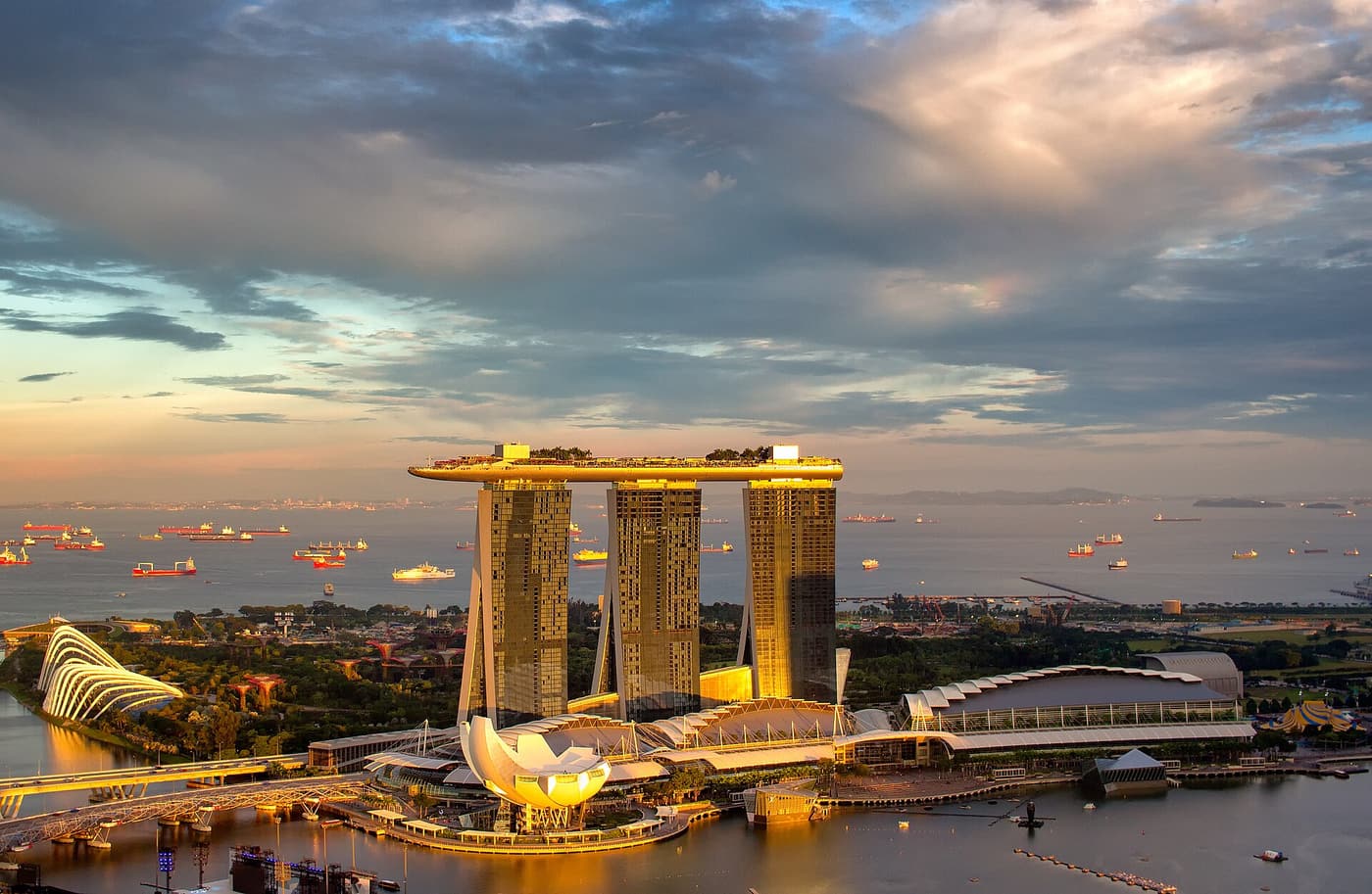 Marina Bay Sands in Singapore at dusk